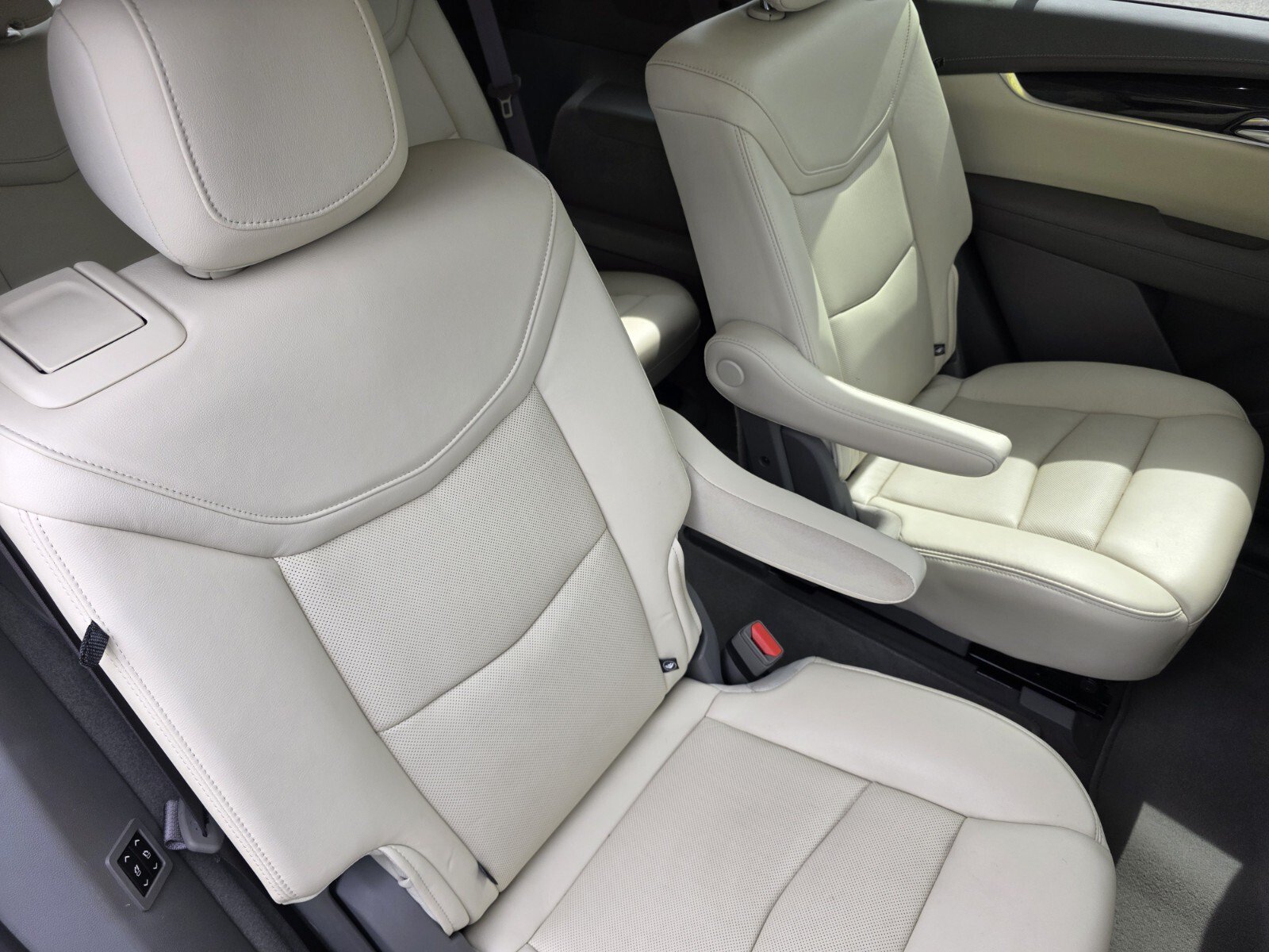 Used 2020 Cadillac XT6 Premium Luxury FWD image 29