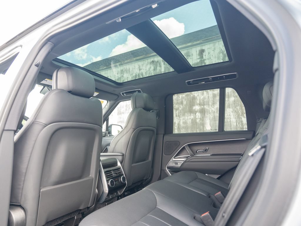 Certified 2024 Land Rover Range Rover SE AWD/4WD image 35