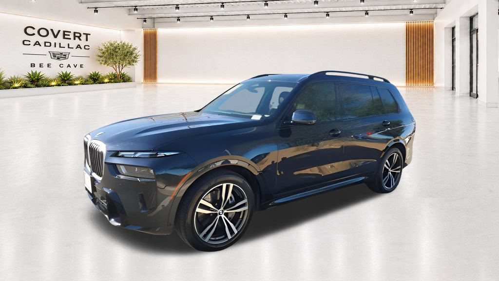 Used 2023 BMW X7 xDrive40i w/ M Sport Package AWD/4WD image 4