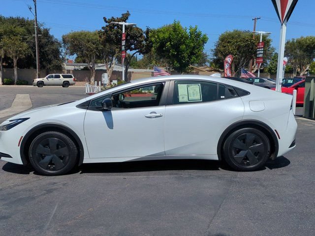 Used 2024 Toyota Prius LE FWD image 12