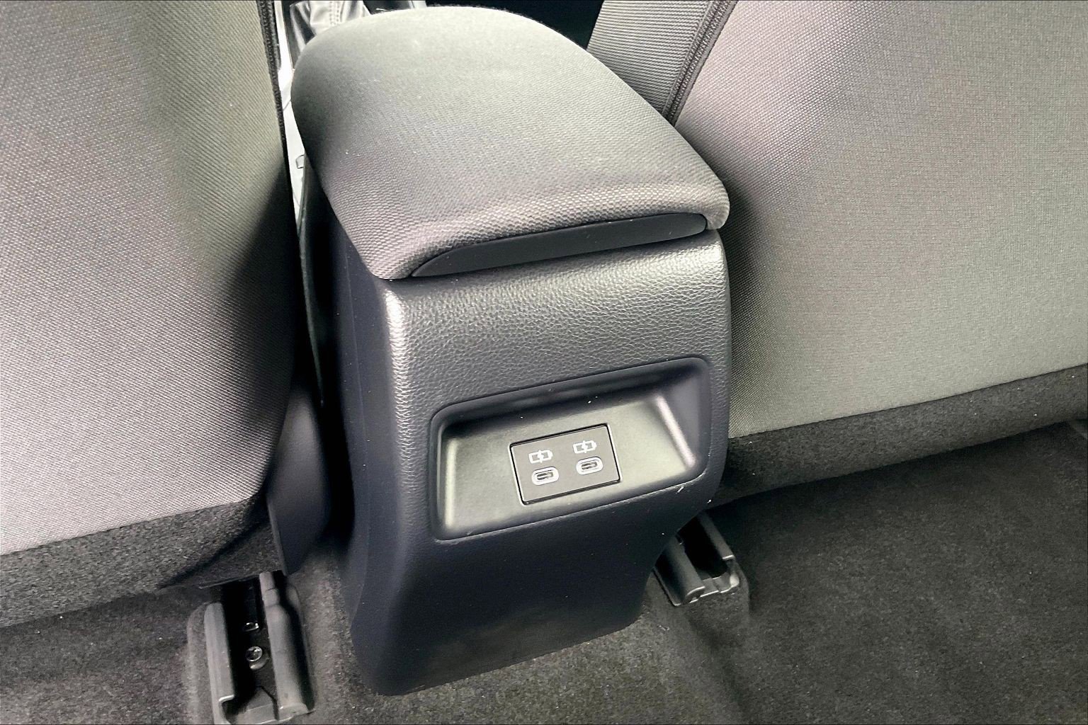 Used 2024 Toyota Corolla LE FWD image 39