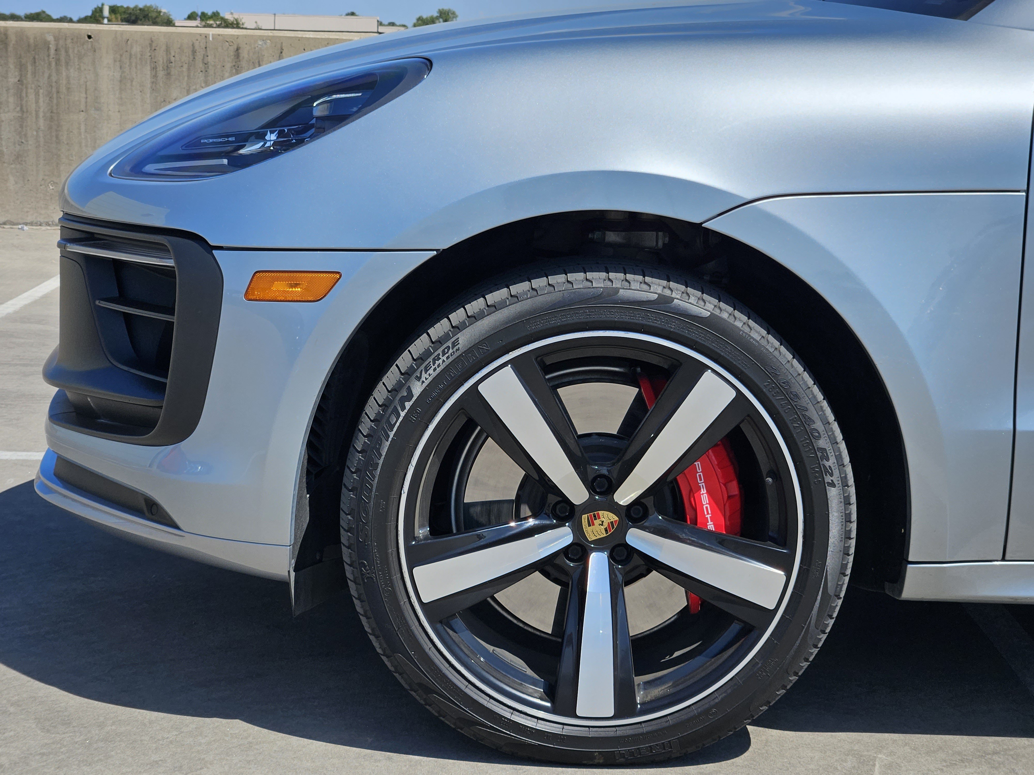 Certified 2022 Porsche Macan GTS AWD/4WD image 13