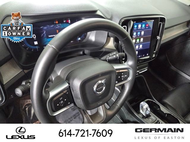 Used 2025 Volvo XC40 B5 Plus image 17