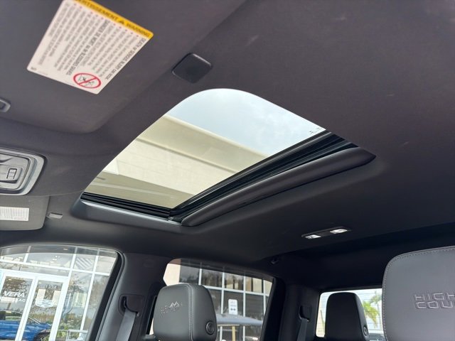 Used 2021 Chevrolet Silverado 2500 High Country w/ Z71 Off-Road Package image 15