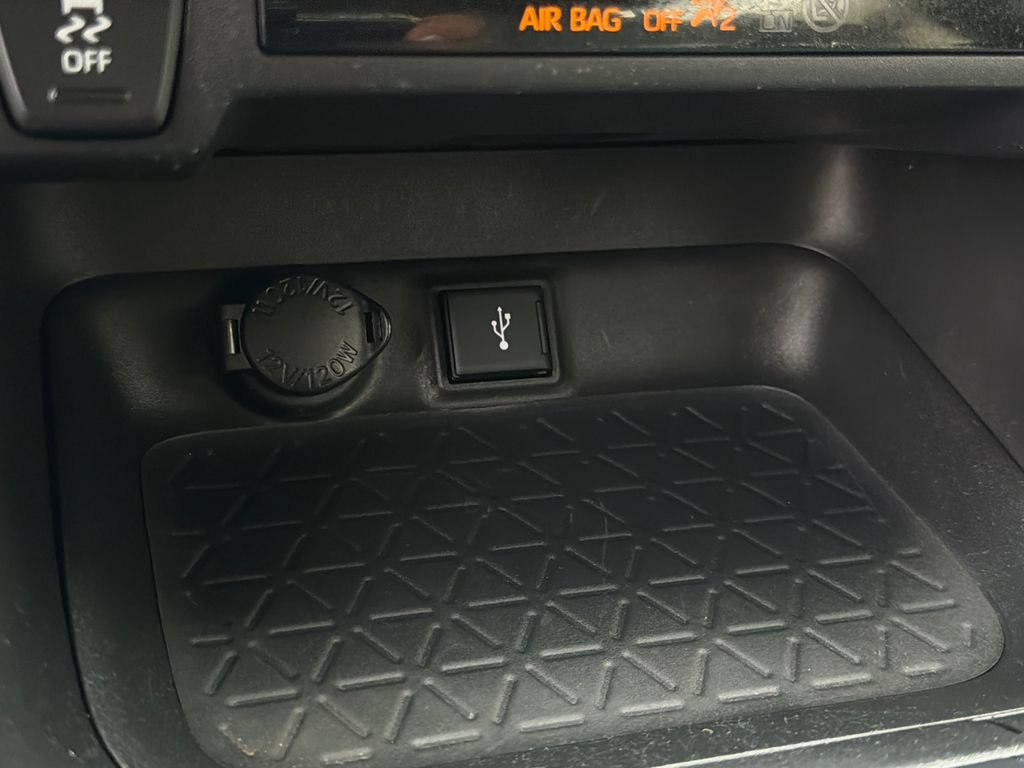 Used 2021 Toyota RAV4 XLE Premium AWD/4WD image 25