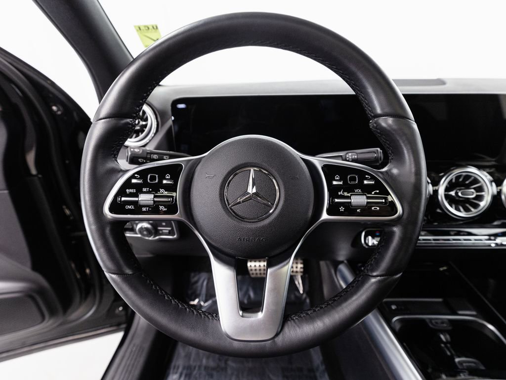 Certified 2022 Mercedes-Benz GLA 250 4MATIC image 11