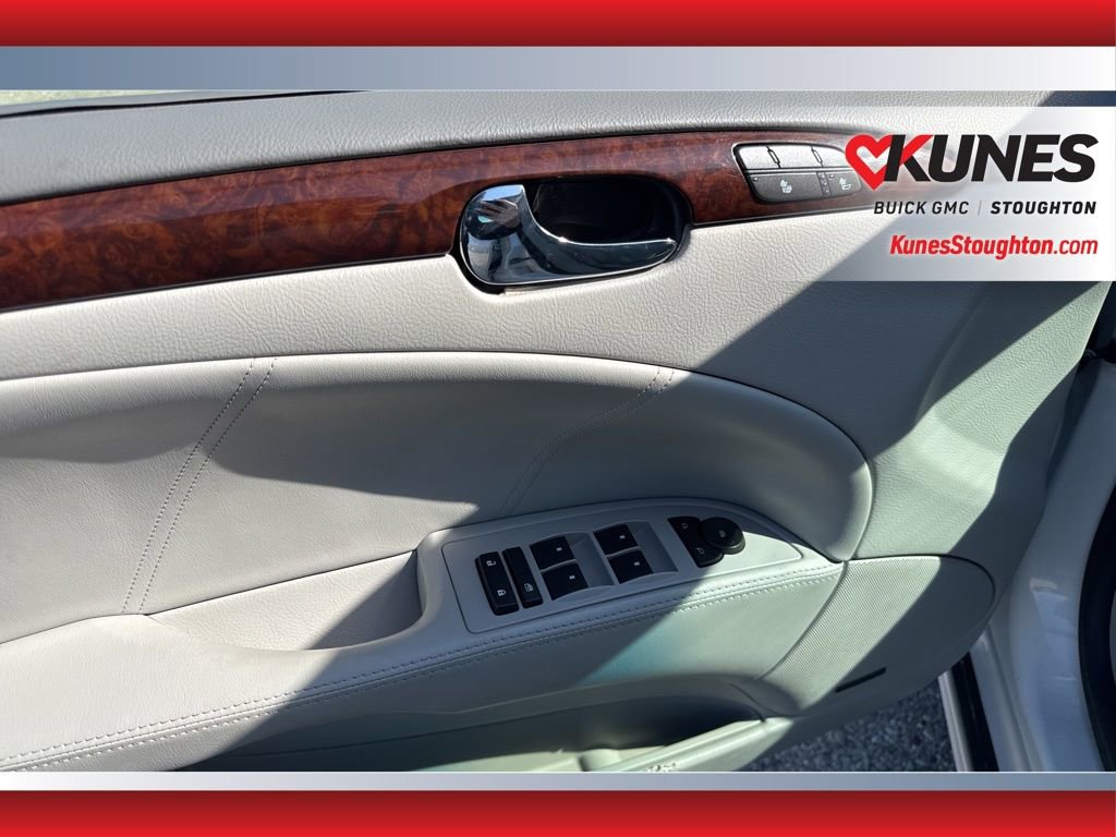 Used 2011 Buick Lucerne CXL image 17