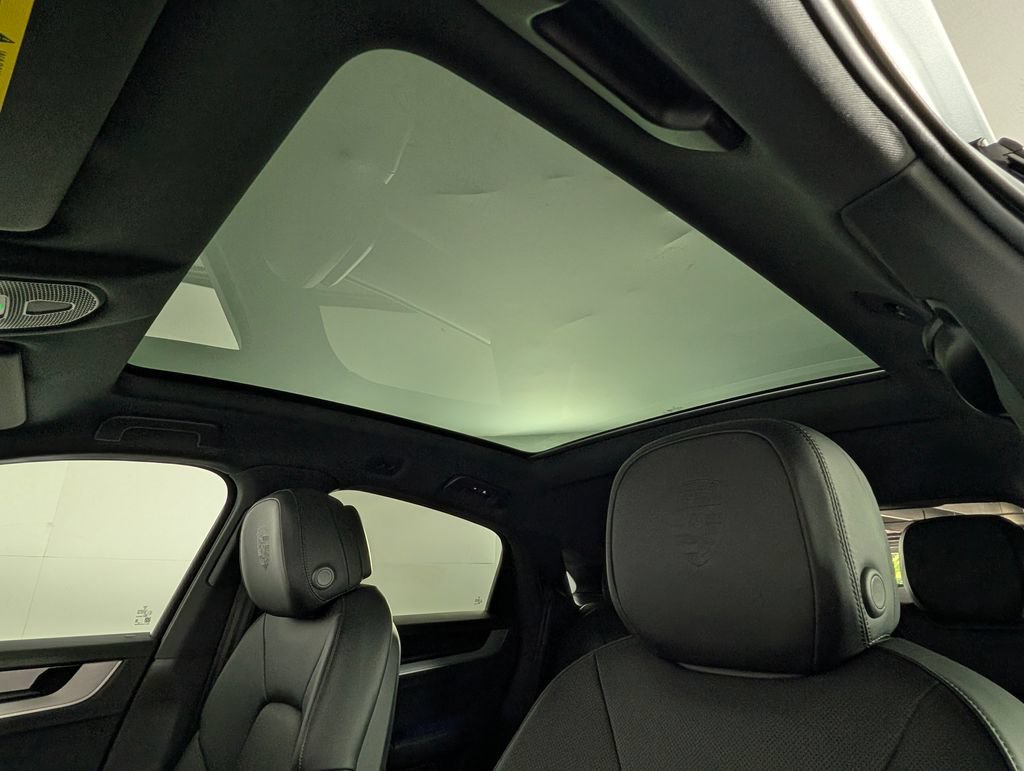 New 2026 Porsche Cayenne Coupe AWD/4WD image 30