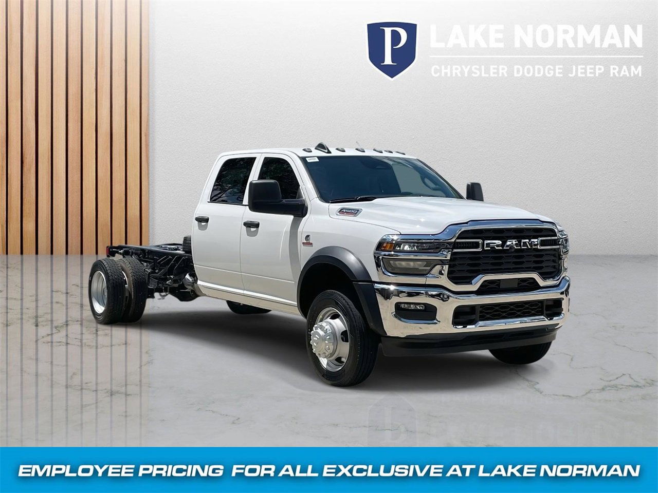 New 2025 RAM 4500 Tradesman w/ Chrome Appearance Group