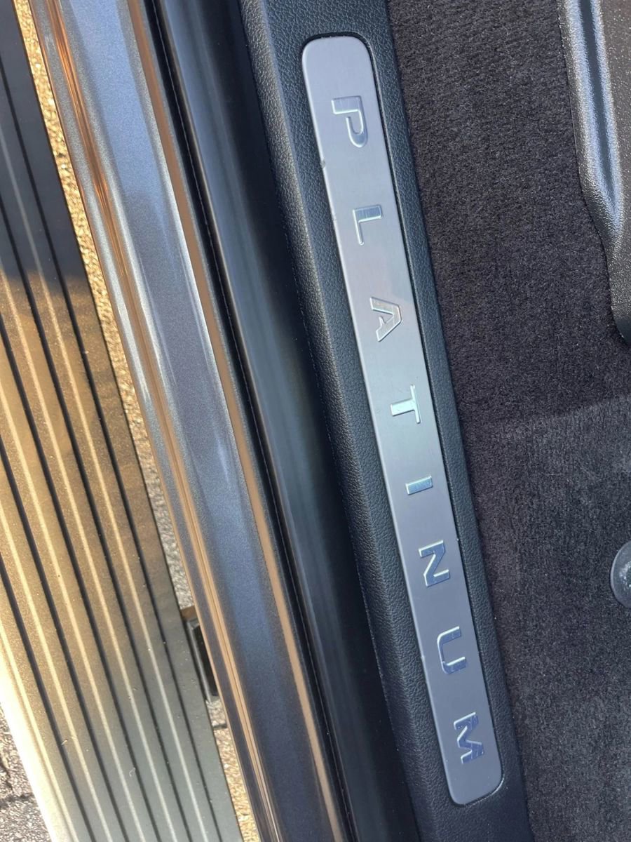 Used 2019 Ford Expedition Platinum image 19