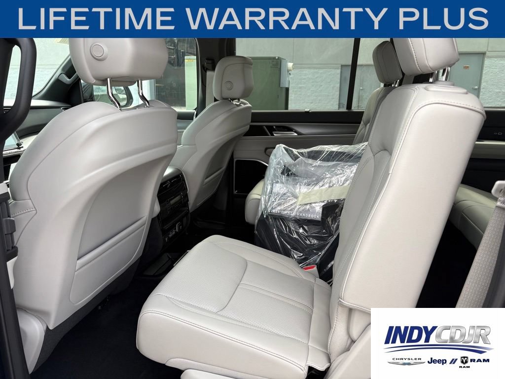 New 2026 Jeep Grand Wagoneer Limited AWD/4WD image 10