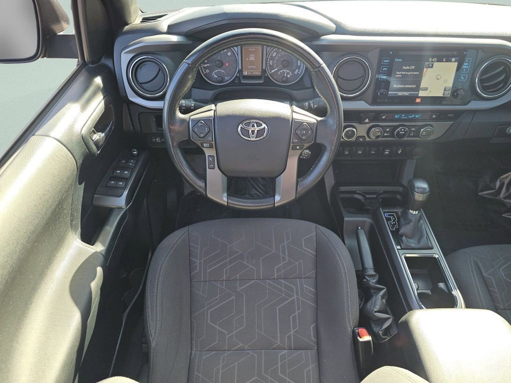 Used 2016 Toyota Tacoma TRD Off-Road AWD/4WD image 4