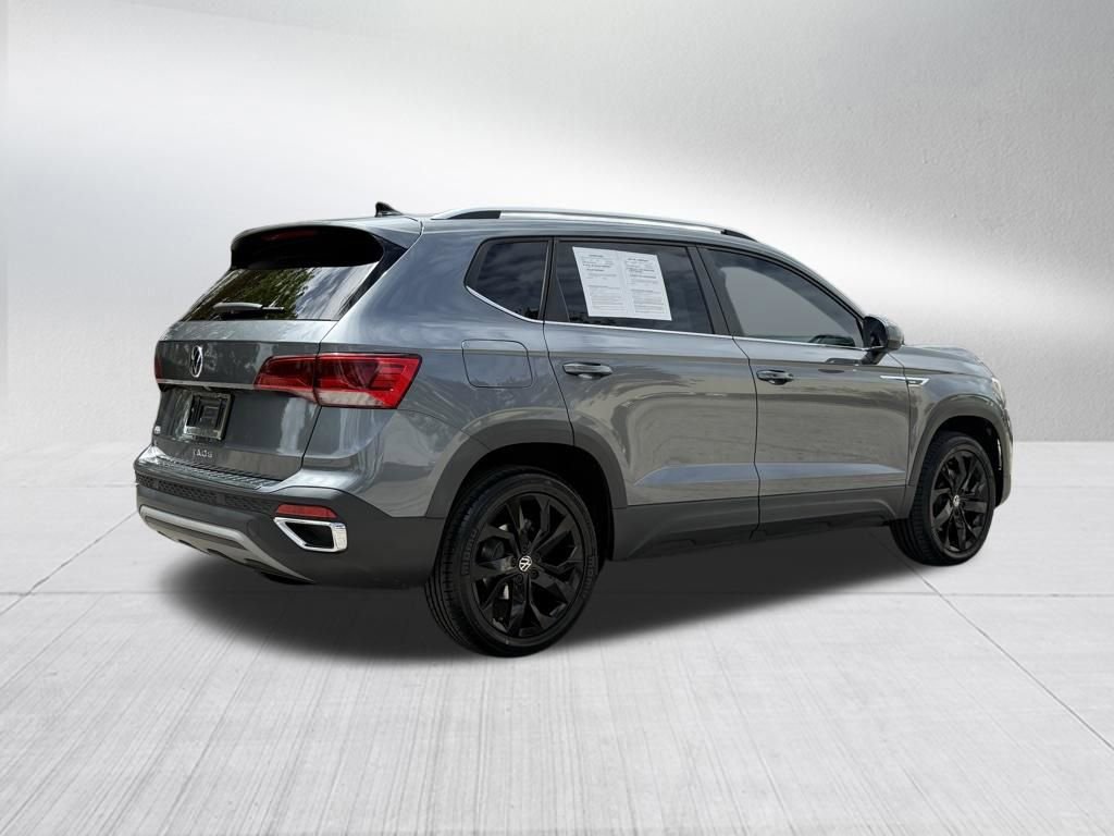 Used 2023 Volkswagen Taos SE w/ Panoramic Sunroof Package image 5