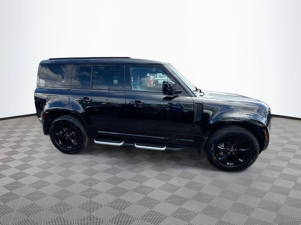 Used 2023 Land Rover Defender 110 X-Dynamic SE AWD/4WD image 5