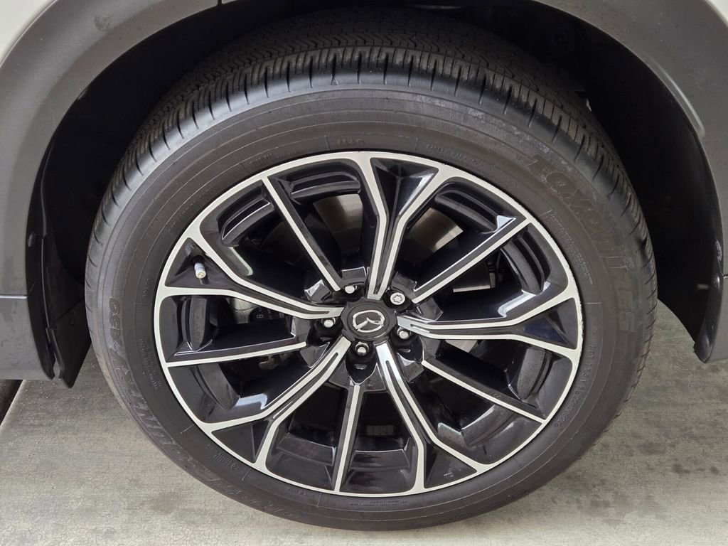 Used 2025 MAZDA CX-70 Plug-In Hybrid w/ Premium Pkg image 10
