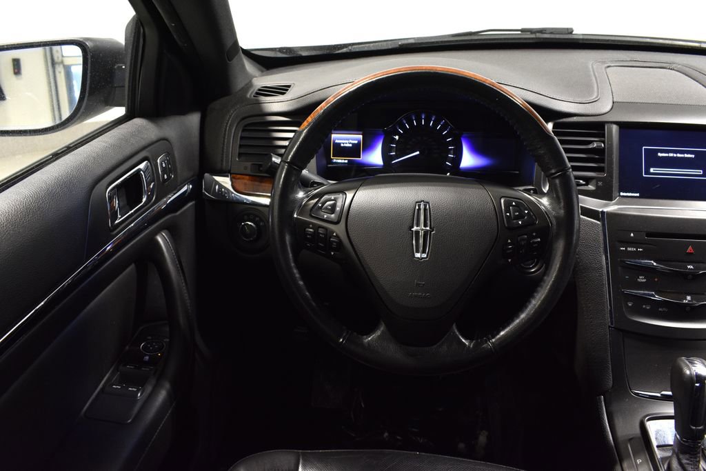Used 2014 Lincoln MKS image 12