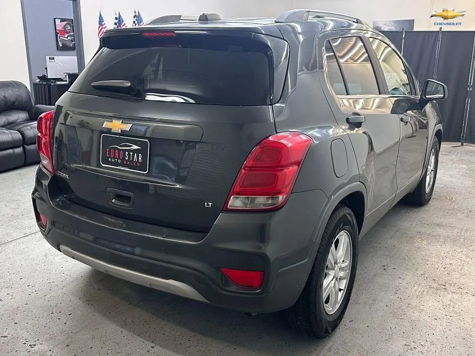 Used 2017 Chevrolet Trax LT w/ Driver Confidence Package image 4