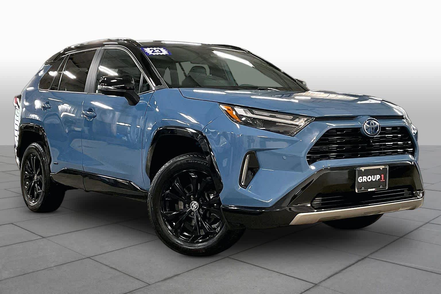 Used 2023 Toyota RAV4 XSE AWD/4WD image 3