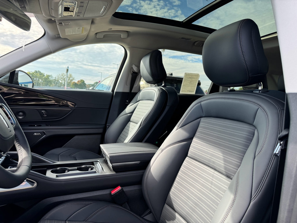 New 2026 Lincoln Nautilus Reserve w/ Jet Appearance Package image 29