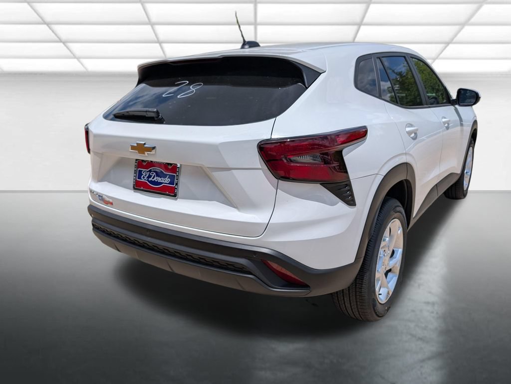 New 2026 Chevrolet Trax LS w/ LS Convenience Package FWD image 28