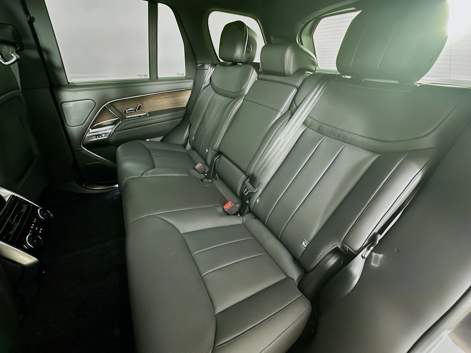 New 2026 Land Rover Range Rover SE AWD/4WD image 35