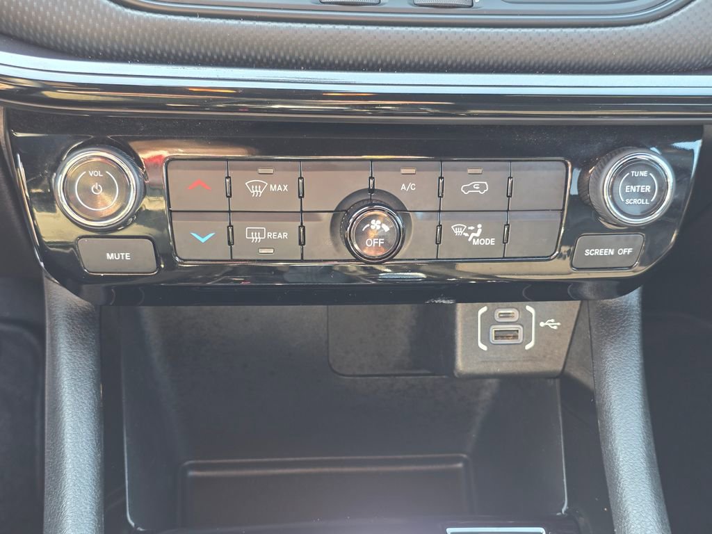 Used 2023 Jeep Compass Latitude AWD/4WD image 23