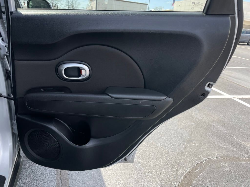 Used 2016 Kia Soul image 32
