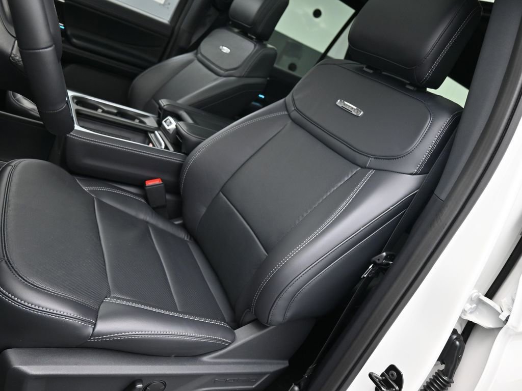 New 2025 Ford Expedition Max Platinum w/ Stealth Performance Package image 10