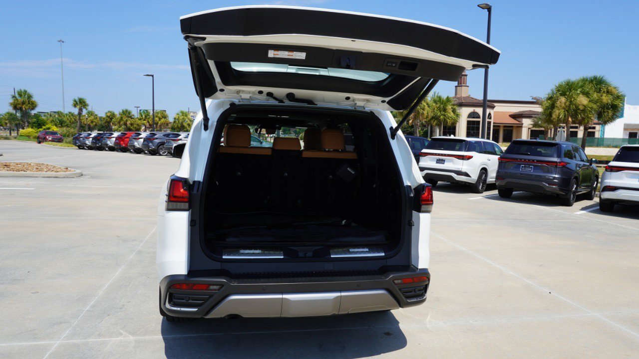 Certified 2024 Lexus LX 600 4WD w/ Luxury Package image 38
