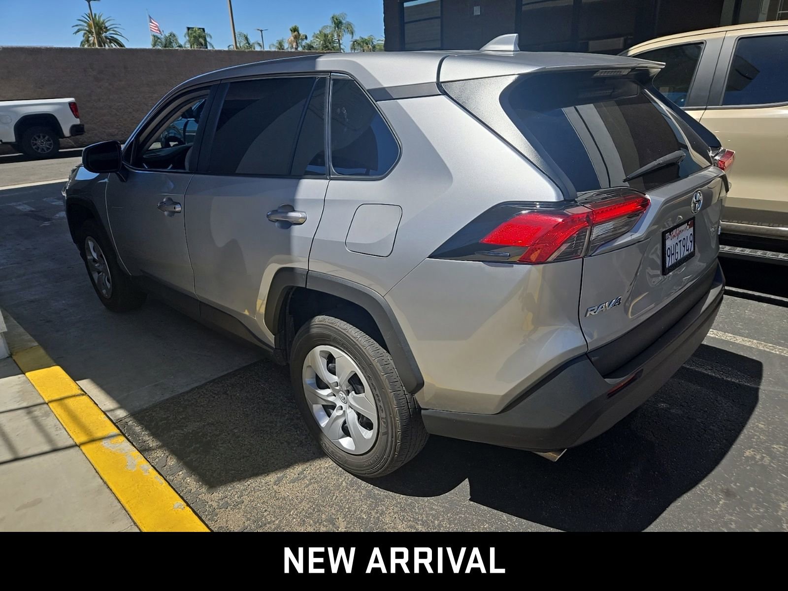 Used 2023 Toyota RAV4 LE FWD image 6