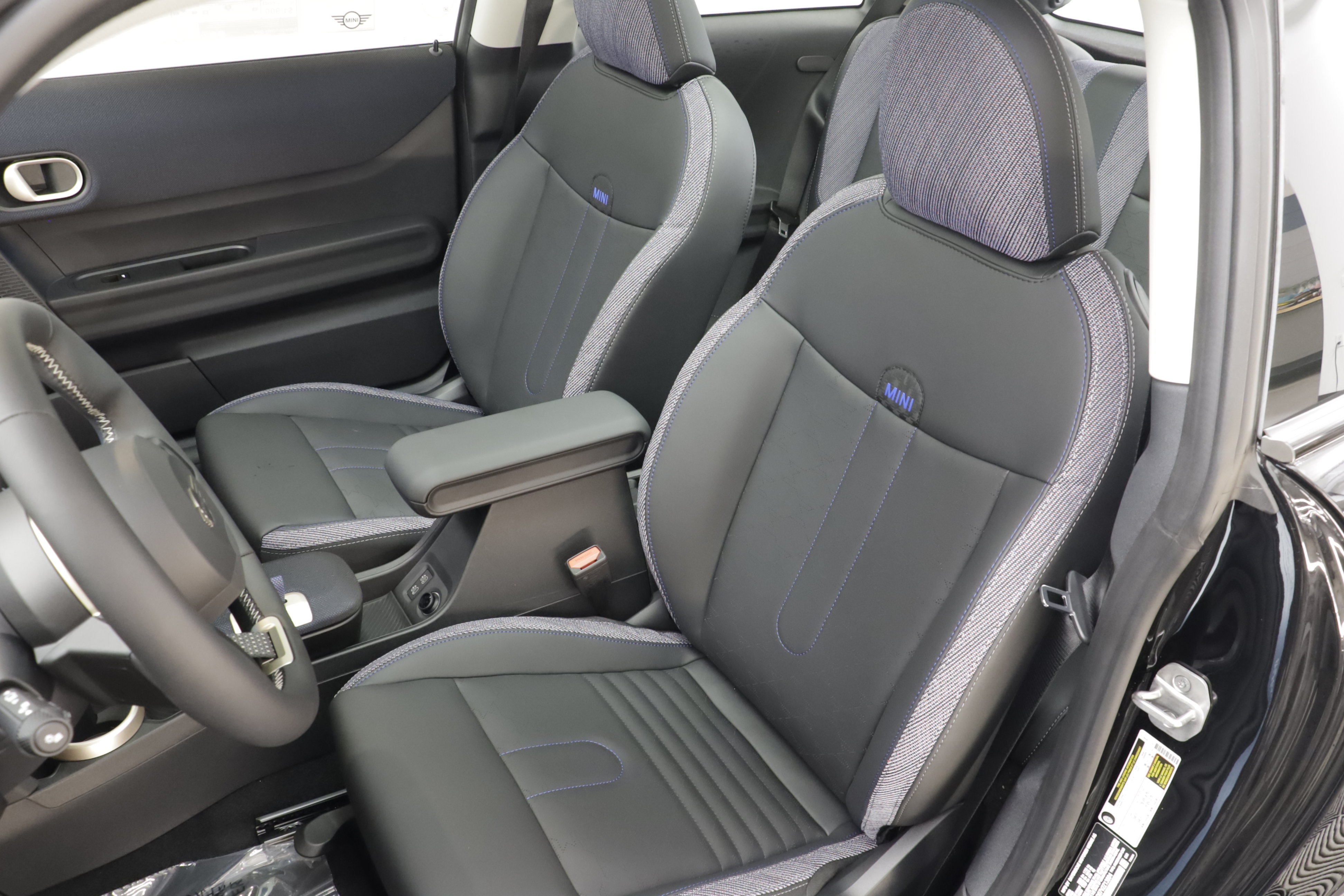 New 2027 MINI Cooper 2-Door Hardtop FWD image 17