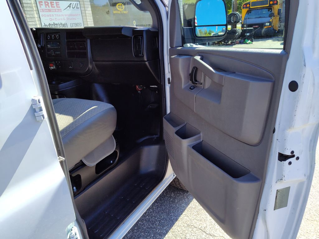 Used 2016 GMC Savana 2500 image 23