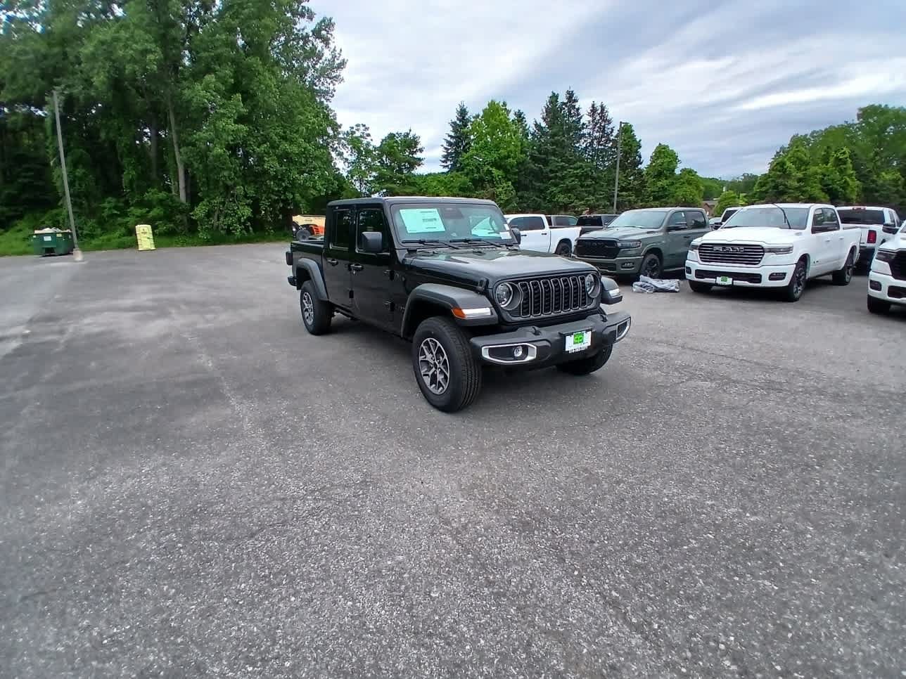 New 2026 Jeep Gladiator Sport AWD/4WD image 3