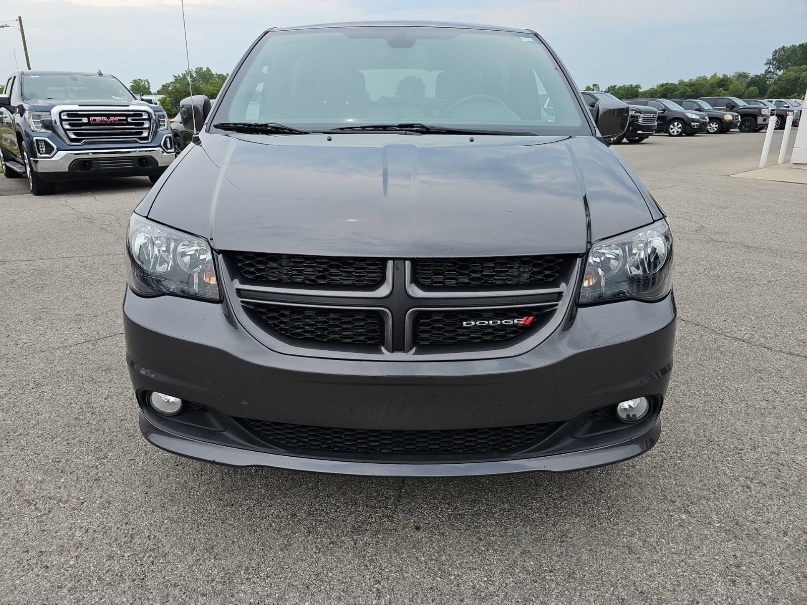 Used 2020 Dodge Grand Caravan GT FWD image 3