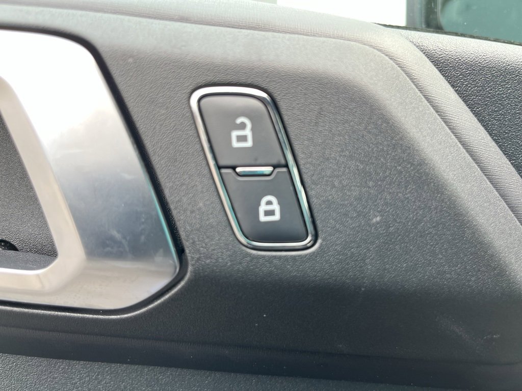 Used 2024 Ford Bronco Badlands image 11