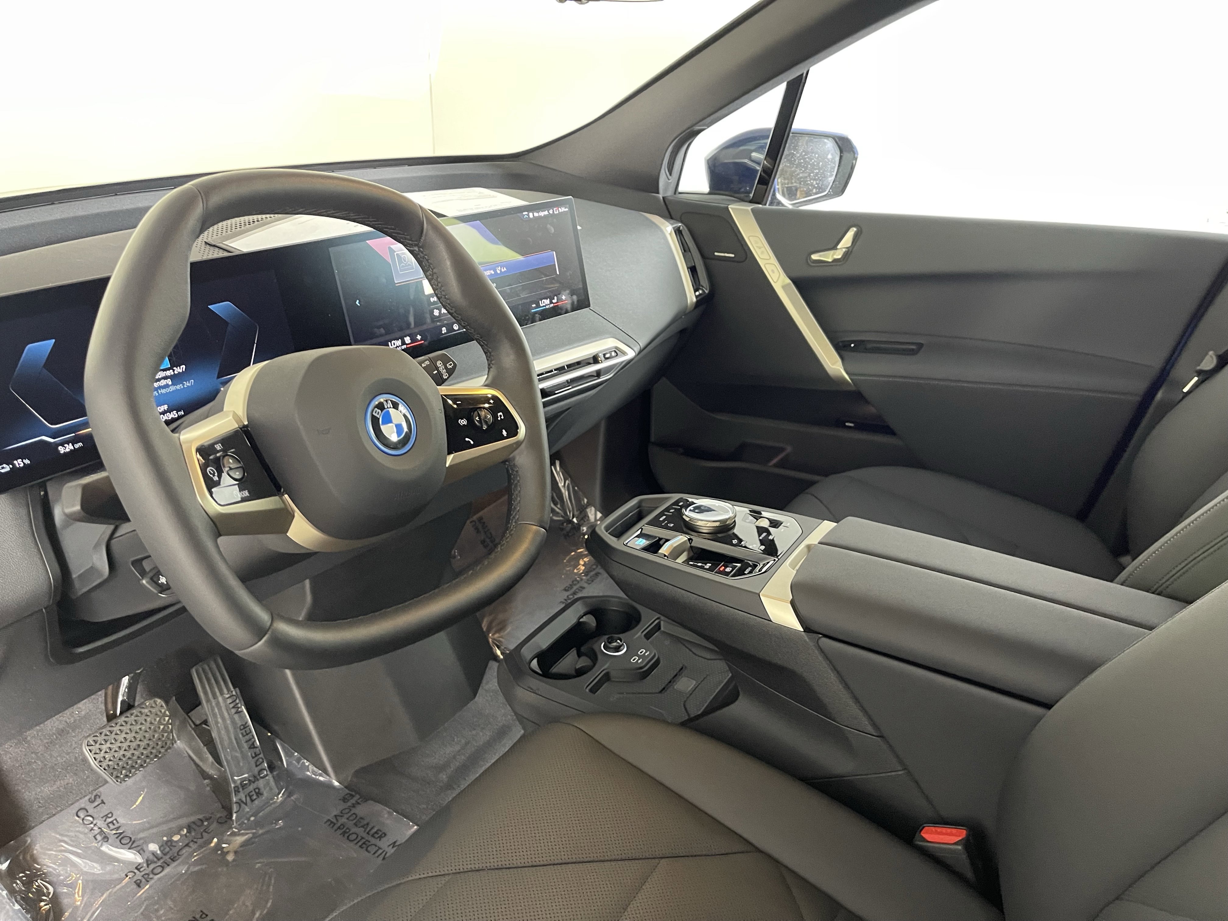 Certified 2025 BMW iX xDrive50 image 11
