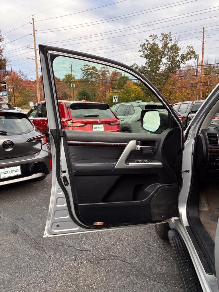 Used 2013 Toyota Land Cruiser AWD/4WD image 30