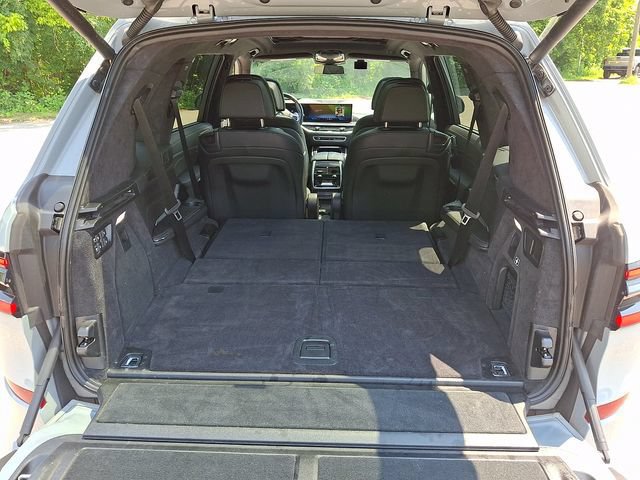 Used 2024 BMW X7 xDrive40i w/ M Sport Package AWD/4WD image 38