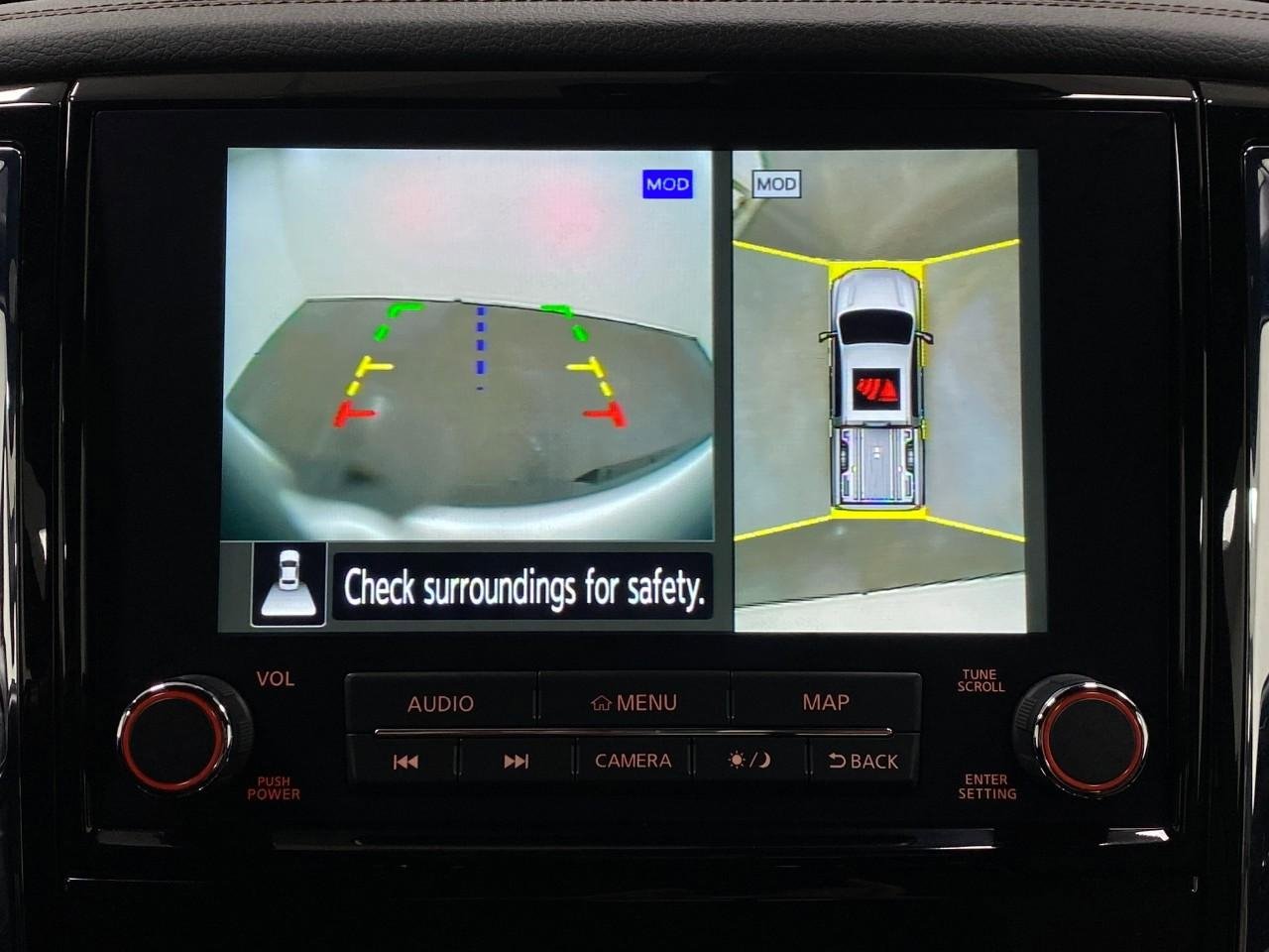 Used 2021 Nissan Titan Platinum Reserve w/ Moonroof Package image 25