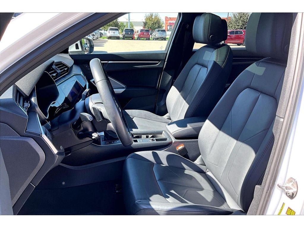 Used 2025 Audi Q3 2.0T Premium AWD/4WD image 28