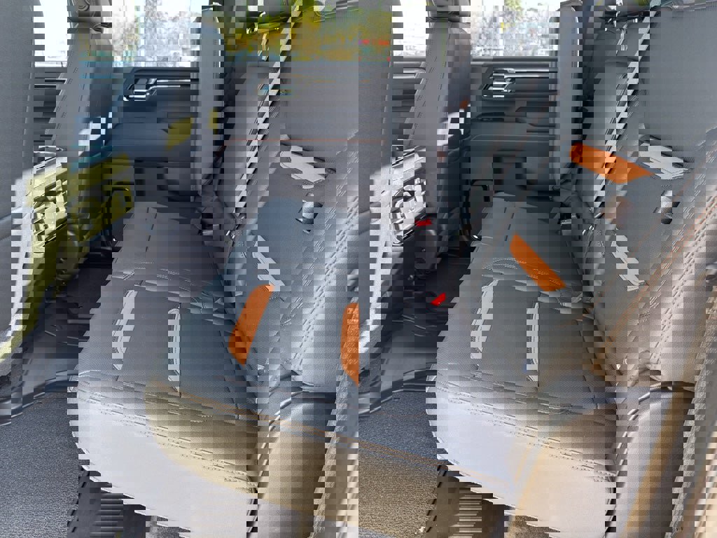 New 2026 GMC Sierra 2500 AT4 w/ AT4 Premium Plus Package image 24