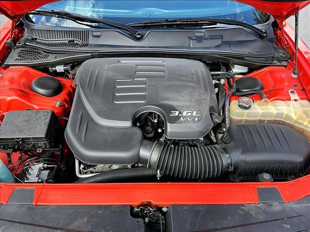 Used 2019 Dodge Challenger SXT image 11