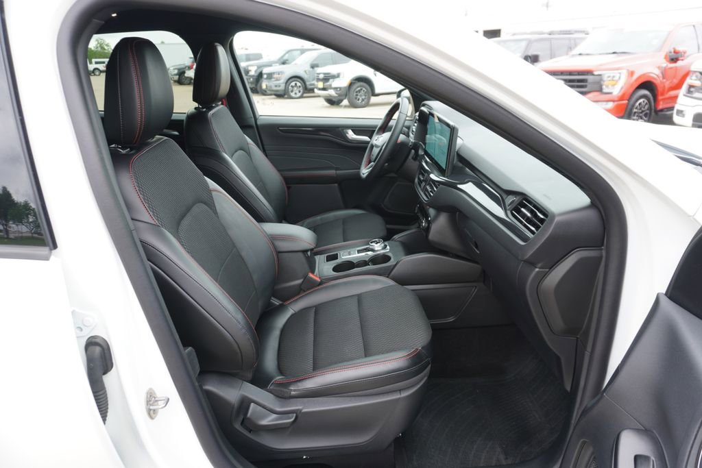 Certified 2025 Ford Escape ST-Line w/ Tech Pack #1 FWD image 20