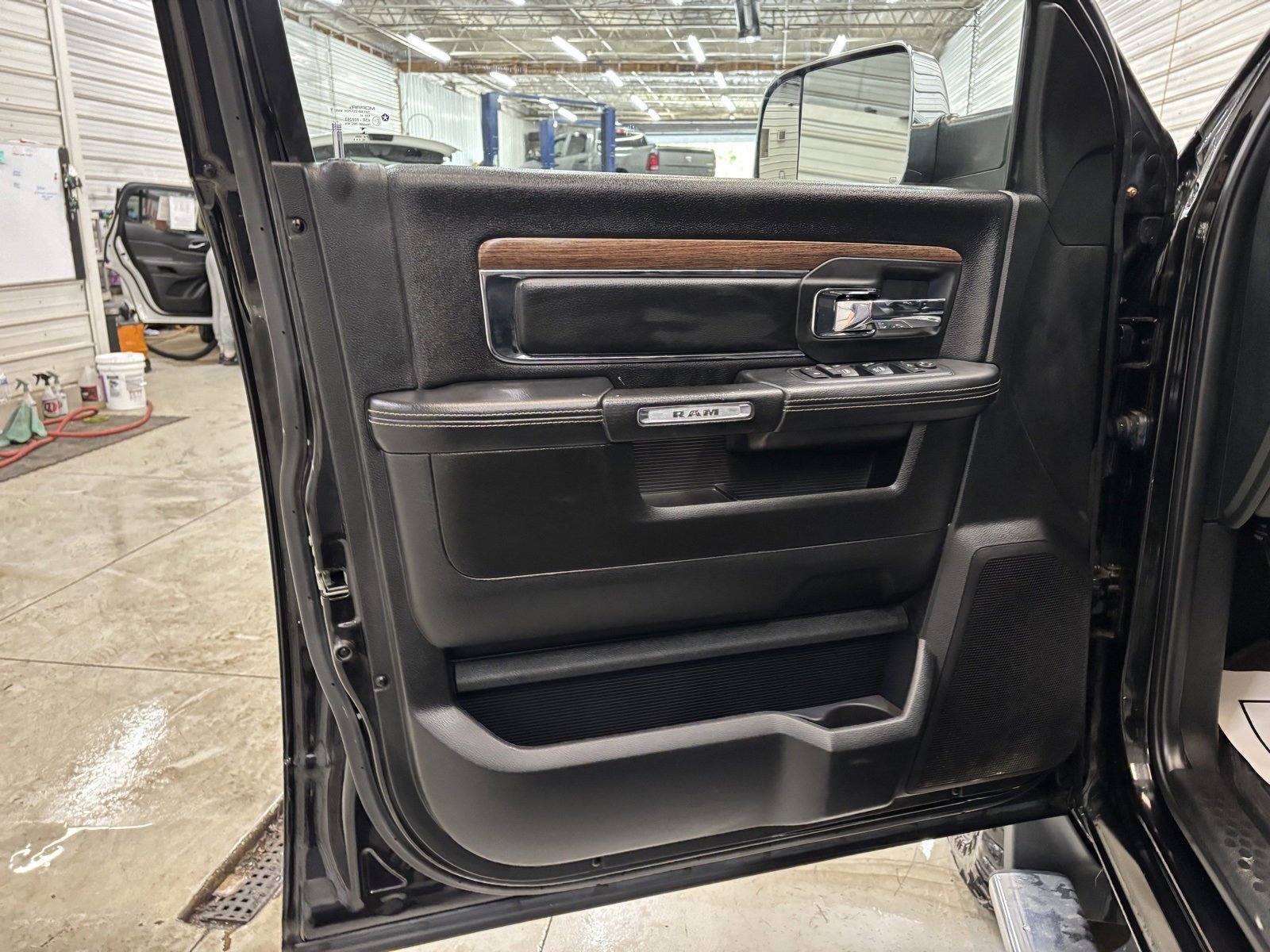 Used 2018 RAM 2500 Laramie w/ Snow Chief Group image 9