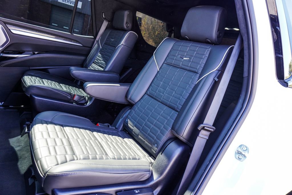 Used 2025 Cadillac Escalade V image 9