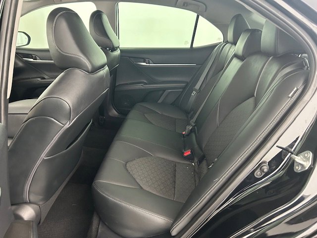 Used 2021 Toyota Camry XSE FWD image 11