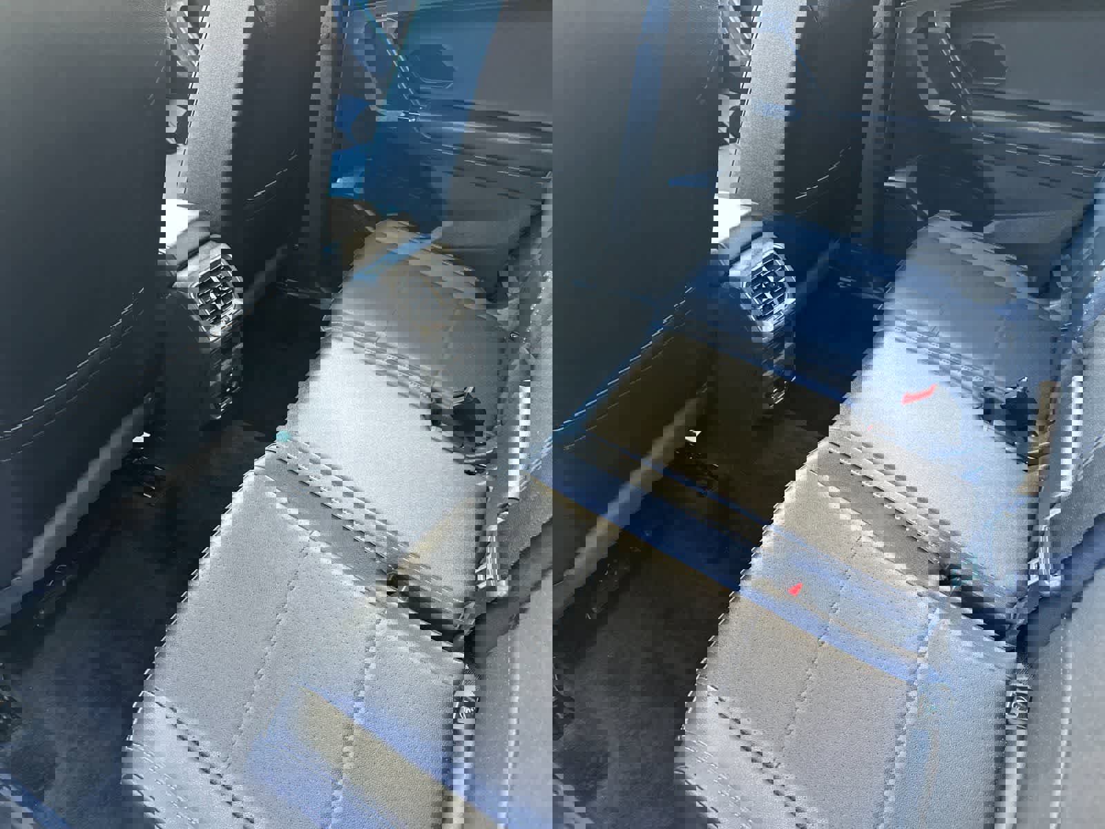 Used 2020 Volkswagen Tiguan SE w/ Panoramic Sunroof Package image 4