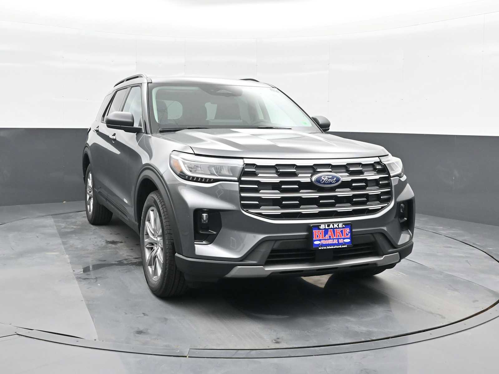 New 2026 Ford Explorer Active w/ Active Comfort Package image 1