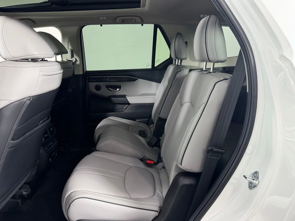 Used 2024 Honda Pilot Elite image 26