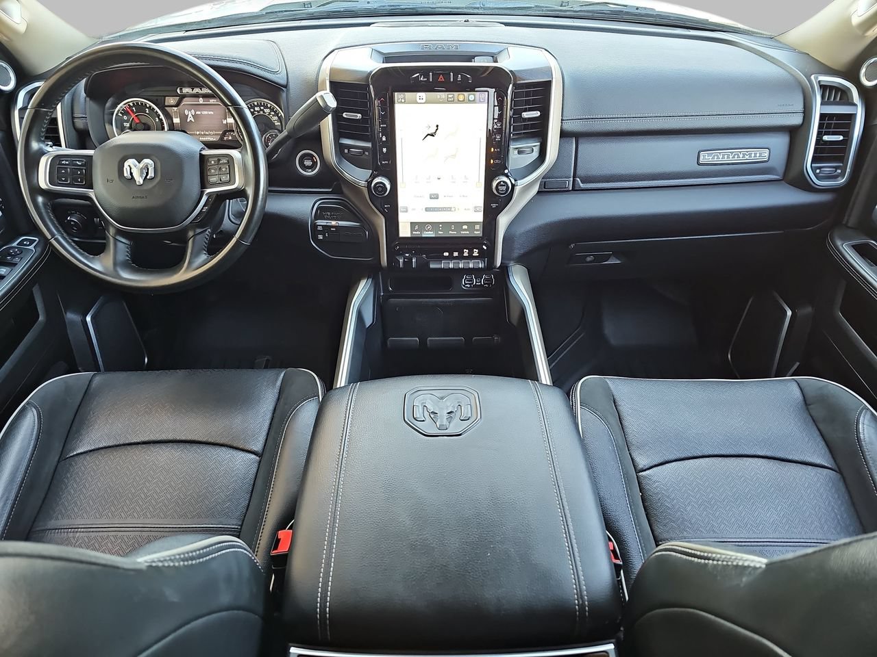 Used 2022 RAM 3500 Laramie AWD/4WD image 11